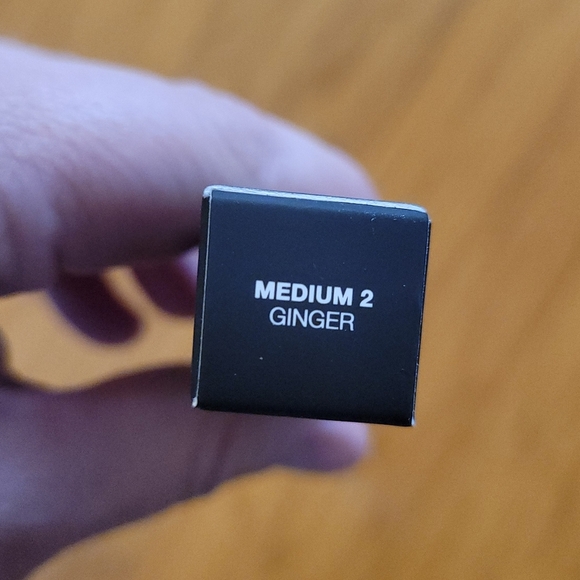 NIB NARS Radiant Creamy Concealer, Ginger M2 - Picture 3 of 3